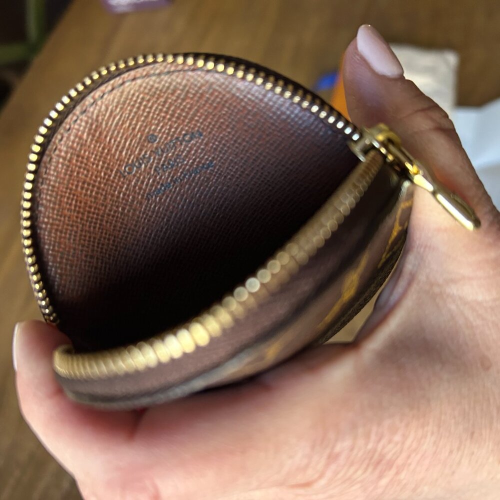 Authentic Louis Vuitton Round Coin Purse - Picture 7 of 9